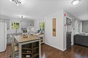 N76W14482 Northpoint Dr, Menomonee Falls, WI 53051 - Photo 5