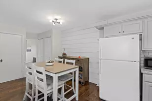 N76W14482 Northpoint Dr, Menomonee Falls, WI 53051 - Photo 9