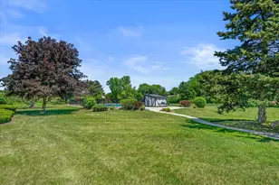 8900 N Park Plaza Ct, Brown Deer, WI 53223 - Photo 31