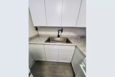 614  6th St, Racine, WI 53403 - Photo 9
