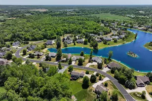 412 E Red Pine Cir, Dousman, WI 53118 - Photo 37