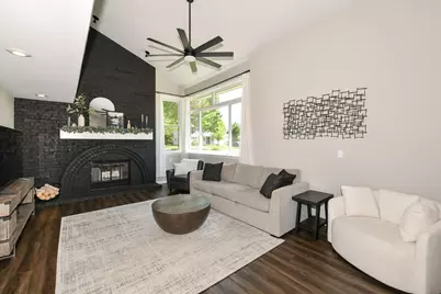 4100 W Fieldview Ct, Franklin, WI 53132 - Photo 7