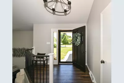 4100 W Fieldview Ct, Franklin, WI 53132 - Photo 5