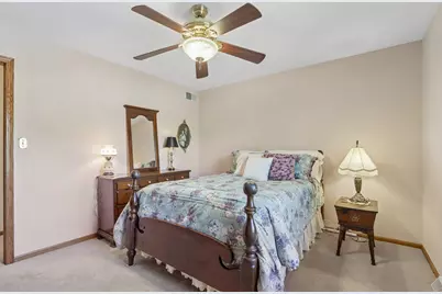 5728  Regency Hills Dr, Racine, WI 53406 - Photo 15