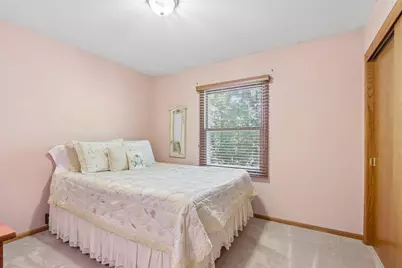 5728  Regency Hills Dr, Racine, WI 53406 - Photo 17