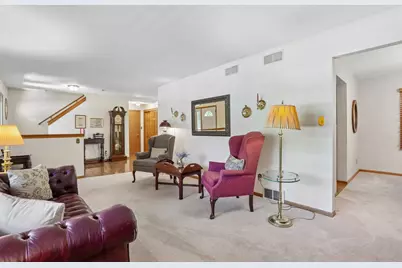 5728  Regency Hills Dr, Racine, WI 53406 - Photo 7