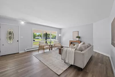 W226N8041  Longview Dr, Waukesha, WI 53089 - Photo 5