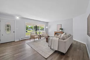 W226N8041 Longview Dr, Waukesha, WI 53089 - Photo 5