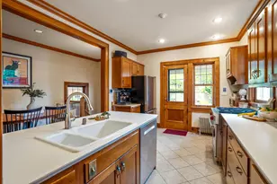 3053 N Summit Ave, Milwaukee, WI 53211 - Photo 21