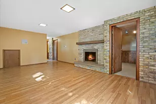 N89W17089 Highland Ct, Menomonee Falls, WI 53051 - Photo 27
