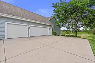 219 Muirfield Ct, North Prairie, WI 53153 - Photo 41