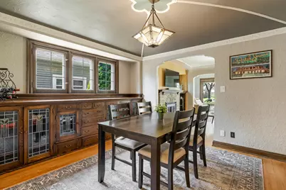 2328 S 59th St, West Allis, WI 53219 - Photo 7