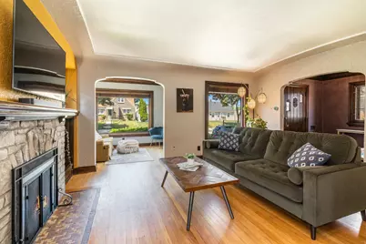 2328 S 59th St, West Allis, WI 53219 - Photo 3