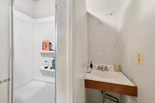 630 E Locust St, Milwaukee, WI 53212 - Photo 15
