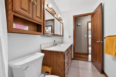 1819 W Mallory Ave, Milwaukee, WI 53221 - Photo 21