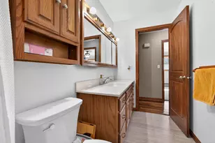 1819 W Mallory Ave, Milwaukee, WI 53221 - Photo 21