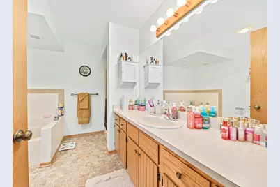 N97W17905  Mulberry Ct #D-34, Germantown, WI 53022 - Photo 15