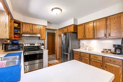 3625  Bentwood Pl, La Crosse, WI 54601 - Photo 7