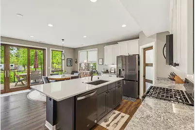 34215  Venice Park Rd, Delafield, WI 53018 - Photo 17