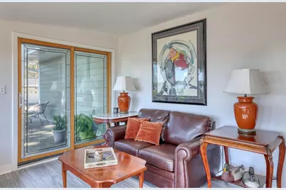 2818  Peninsula Ave, Delafield, WI 53018 - Photo 17