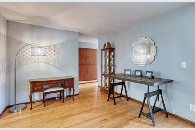 2818  Peninsula Ave, Delafield, WI 53018 - Photo 13