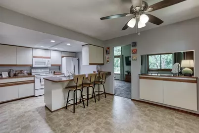 2818  Peninsula Ave, Delafield, WI 53018 - Photo 9
