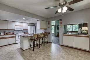 2818 Peninsula Ave, Delafield, WI 53018 - Photo 9
