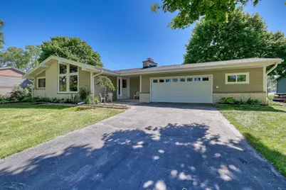 2818  Peninsula Ave, Delafield, WI 53018 - Photo 3