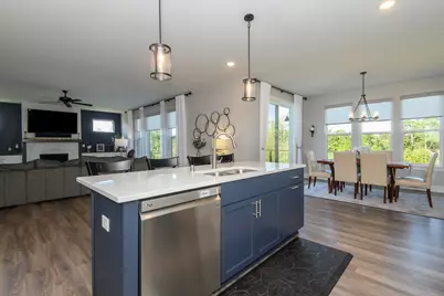 W176N7392  Amethyst Dr, Menomonee Falls, WI 53051 - Photo 19