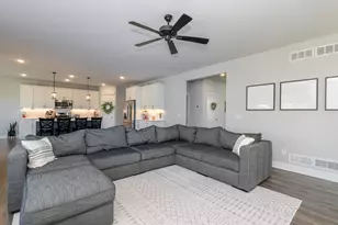 W176N7392 Amethyst Dr, Menomonee Falls, WI 53051 - Photo 15
