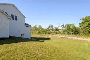 W176N7392 Amethyst Dr, Menomonee Falls, WI 53051 - Photo 53