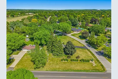 21990  Holly Crest Dr, Brookfield, WI 53045 - Photo 23