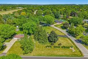21990 Holly Crest Dr, Brookfield, WI 53045 - Photo 23