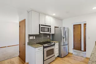 21990 Holly Crest Dr, Brookfield, WI 53045 - Photo 11