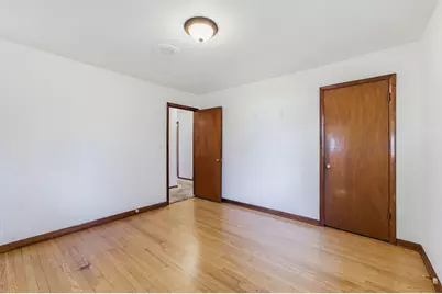 21990  Holly Crest Dr, Brookfield, WI 53045 - Photo 17