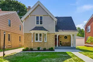 5159 N Santa Monica Blvd, Whitefish Bay, WI 53217 - Photo 1