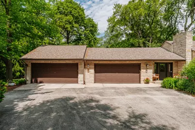 2045  Hawthorne Dr, Elm Grove, WI 53122 - Photo 43