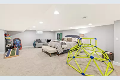 2045  Hawthorne Dr, Elm Grove, WI 53122 - Photo 27