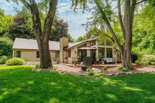 2045 Hawthorne Dr, Elm Grove, WI 53122 - Photo 37