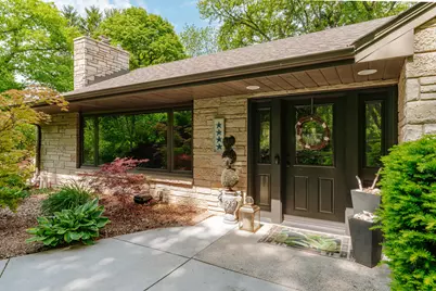 2045  Hawthorne Dr, Elm Grove, WI 53122 - Photo 45