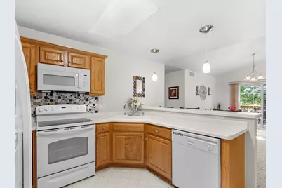 801  Mockingbird Ln, Plymouth, WI 53073 - Photo 9
