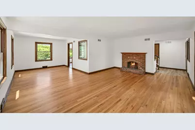 6319 N Bay Ridge Ave, Whitefish Bay, WI 53217 - Photo 7