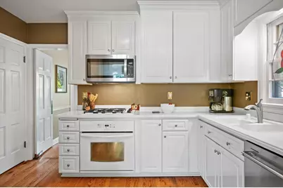 6175 N Kent Ave, Whitefish Bay, WI 53217 - Photo 11