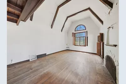 1555 E Olive St, Shorewood, WI 53211 - Photo 9