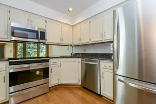 W132N8130 Danell Dr, Menomonee Falls, WI 53051 - Photo 7