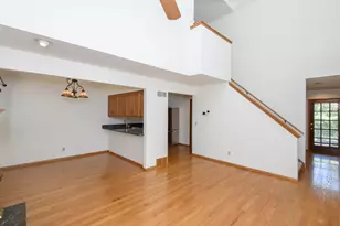 W132N8130 Danell Dr, Menomonee Falls, WI 53051 - Photo 5
