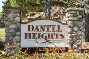 W132N8130 Danell Dr, Menomonee Falls, WI 53051 - Photo 27