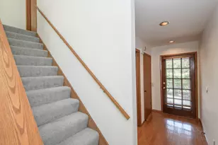 W132N8130 Danell Dr, Menomonee Falls, WI 53051 - Photo 11