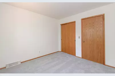 W132N8130  Danell Dr, Menomonee Falls, WI 53051 - Photo 17