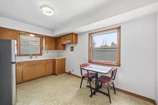 3201 S 98th St, Milwaukee, WI 53227 - Photo 9
